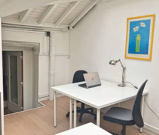 Bureau privé 8 m² 3 postes Coworking Rue Saint-Antoine Paris 75004 - photo 2